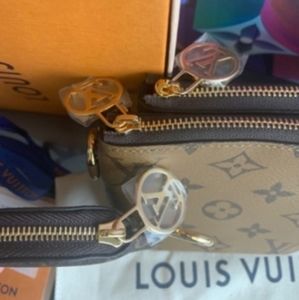 Reverse trio pouch wallet